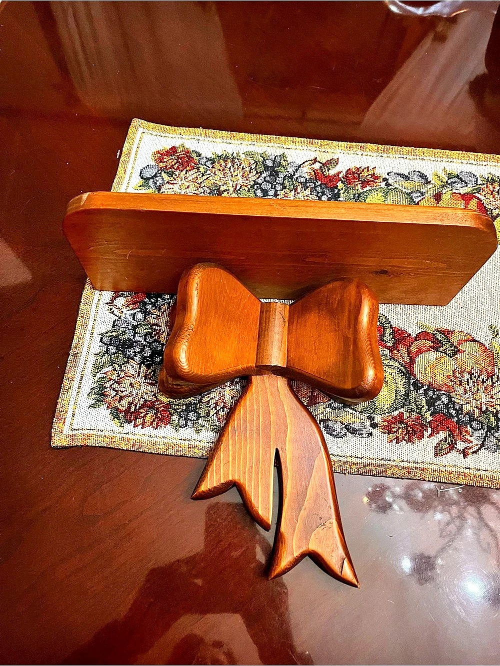Wooden Bow Wall Decor in Brown